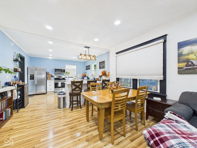 230 W Vinyard Street, Anderson, IN 46012