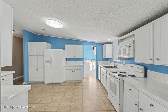 926 Laurel Circle, Barefoot Bay, FL 32976