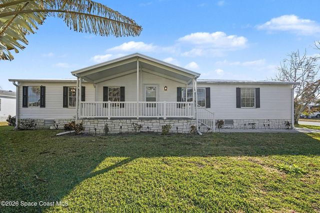 926 Laurel Circle, Barefoot Bay, FL 32976