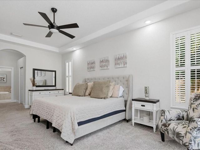 6591 Sable Ridge LN, Naples, FL 34109