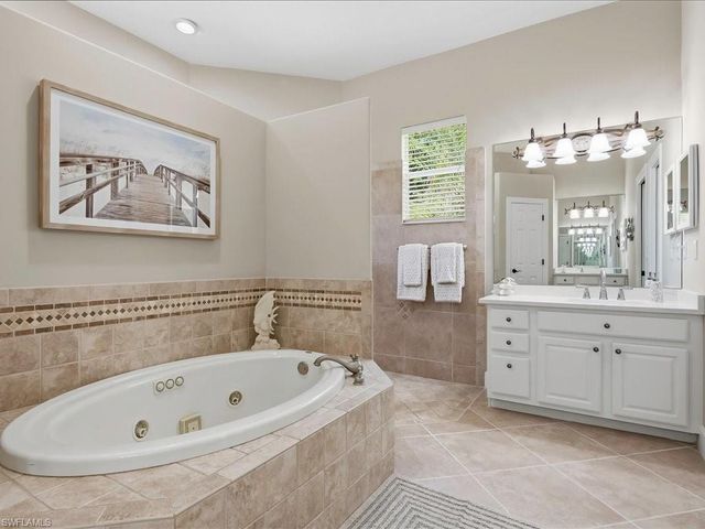 6591 Sable Ridge LN, Naples, FL 34109