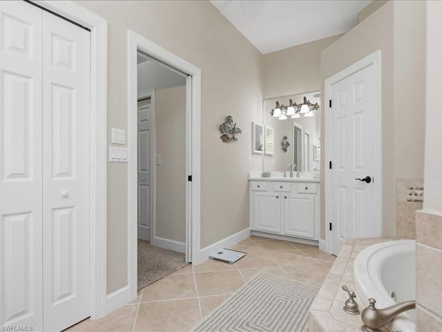 6591 Sable Ridge LN, Naples, FL 34109