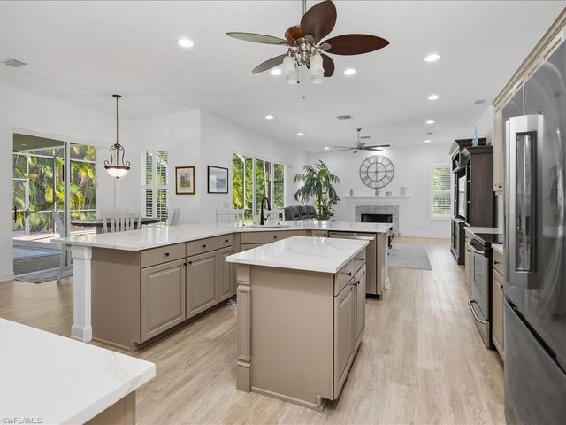 6591 Sable Ridge LN, Naples, FL 34109
