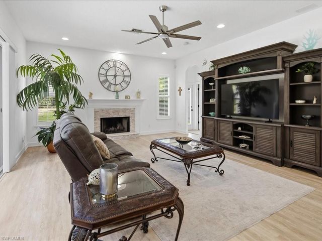 6591 Sable Ridge LN, Naples, FL 34109