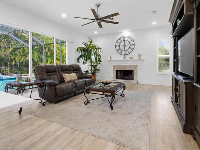 6591 Sable Ridge LN, Naples, FL 34109
