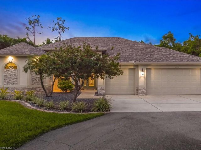 6591 Sable Ridge LN, Naples, FL 34109