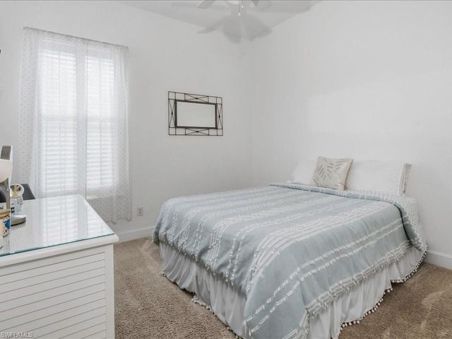 6591 Sable Ridge LN, Naples, FL 34109