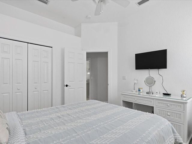 6591 Sable Ridge LN, Naples, FL 34109