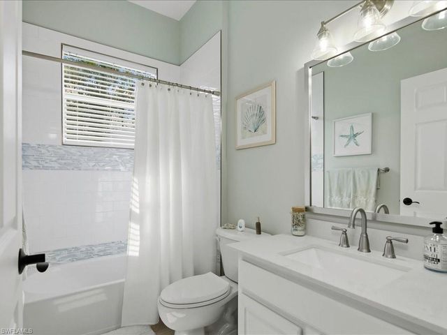 6591 Sable Ridge LN, Naples, FL 34109