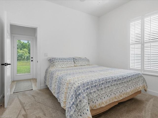 6591 Sable Ridge LN, Naples, FL 34109