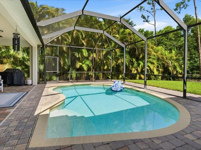 6591 Sable Ridge LN, Naples, FL 34109