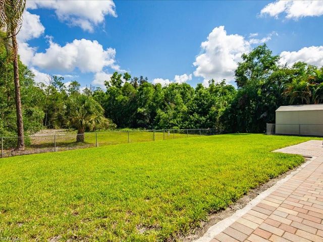 6591 Sable Ridge LN, Naples, FL 34109