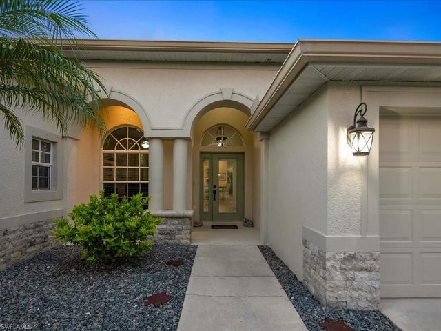 6591 Sable Ridge LN, Naples, FL 34109