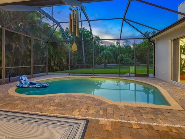 6591 Sable Ridge LN, Naples, FL 34109