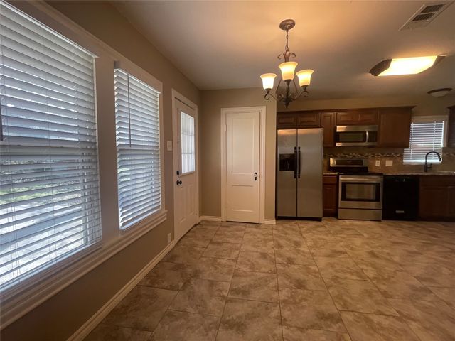 909 Panhandle Street, Denton, TX 76201