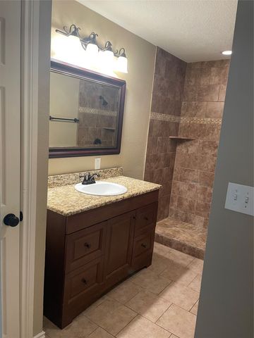 909 Panhandle Street, Denton, TX 76201