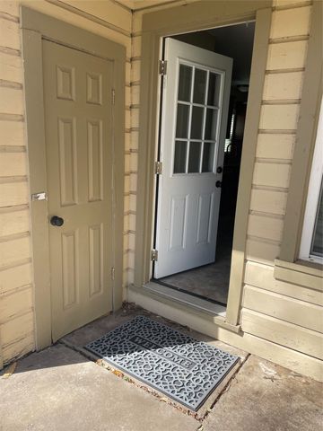 909 Panhandle Street, Denton, TX 76201