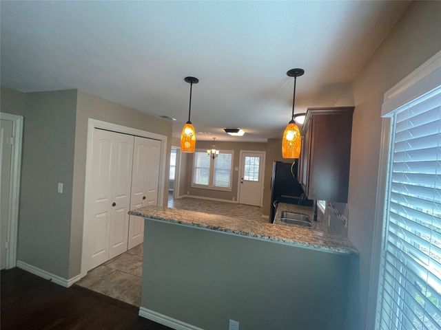 909 Panhandle Street, Denton, TX 76201