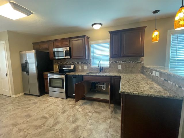 909 Panhandle Street, Denton, TX 76201