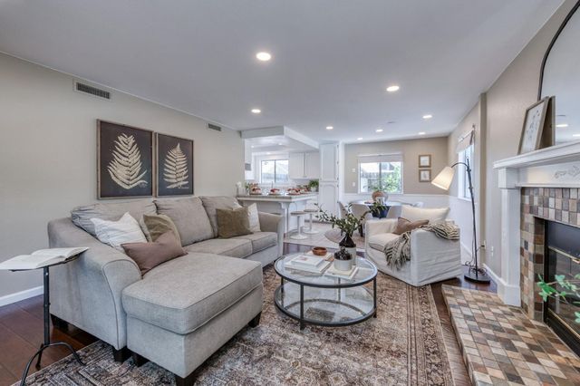 1061 N Adler Avenue, Clovis, CA 93611