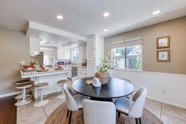 1061 N Adler Avenue, Clovis, CA 93611