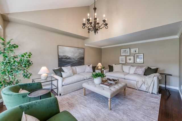 1061 N Adler Avenue, Clovis, CA 93611