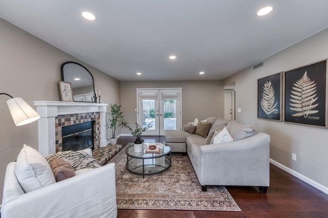 1061 N Adler Avenue, Clovis, CA 93611