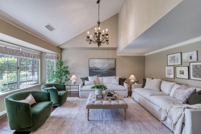 1061 N Adler Avenue, Clovis, CA 93611