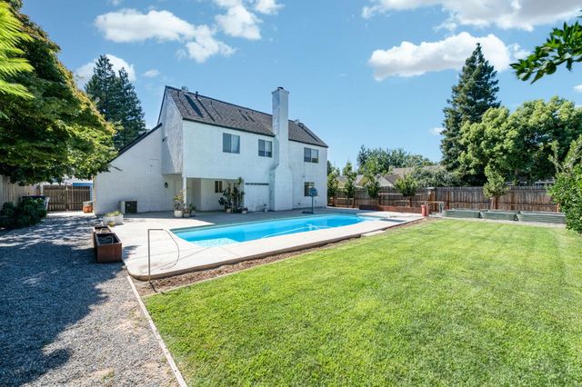 1061 N Adler Avenue, Clovis, CA 93611