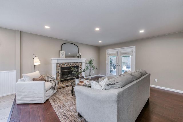 1061 N Adler Avenue, Clovis, CA 93611