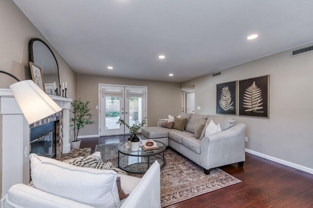 1061 N Adler Avenue, Clovis, CA 93611