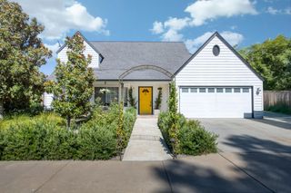 1061 N Adler Avenue, Clovis, CA 93611