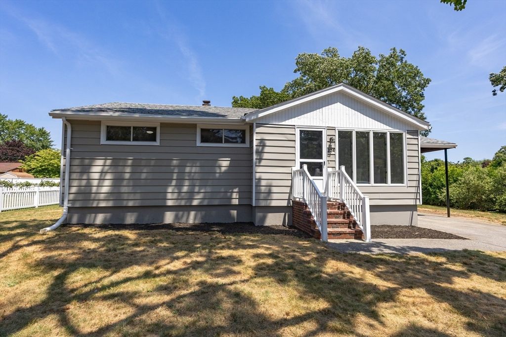 224 Chace St, Somerset, MA 02726