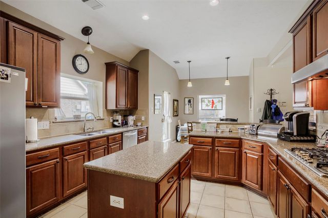 1224 Torchwood Drive, Friendswood, TX 77546