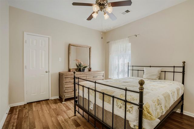 1224 Torchwood Drive, Friendswood, TX 77546