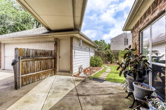 1224 Torchwood Drive, Friendswood, TX 77546