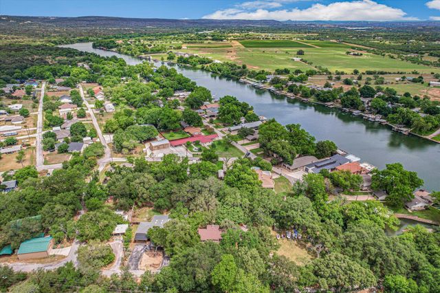 5307 Shady Oaks CIR, Kingsland, TX 78639