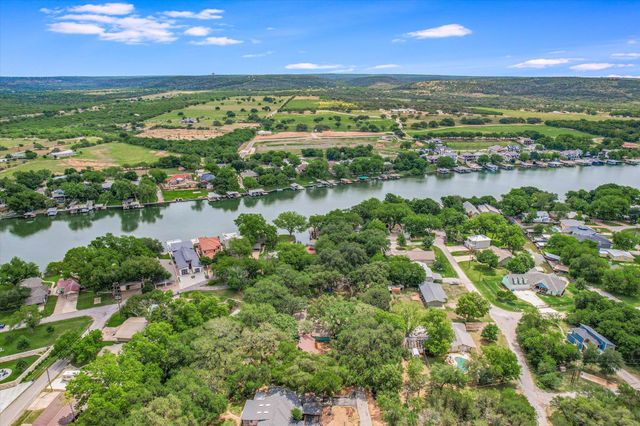 5307 Shady Oaks CIR, Kingsland, TX 78639
