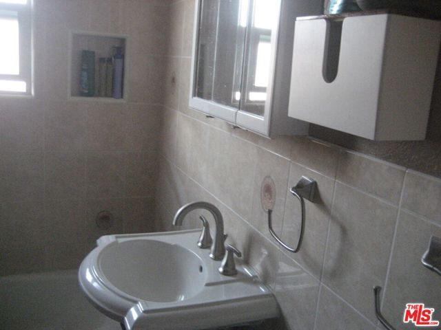 543 W 101st Street, Los Angeles, CA 90044