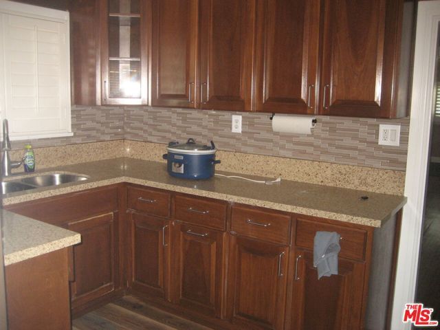 543 W 101st Street, Los Angeles, CA 90044