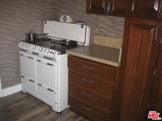 543 W 101st Street, Los Angeles, CA 90044