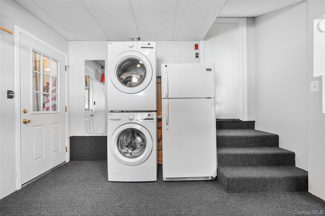 148 S Hillside Avenue, Nesconset, NY 11767