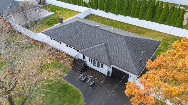 148 S Hillside Avenue, Nesconset, NY 11767