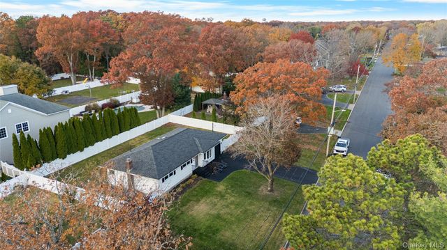 148 S Hillside Avenue, Nesconset, NY 11767