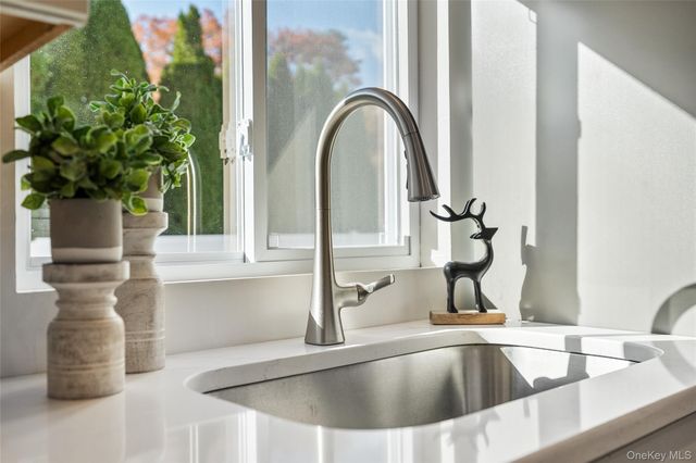 148 S Hillside Avenue, Nesconset, NY 11767