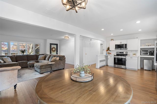 148 S Hillside Avenue, Nesconset, NY 11767