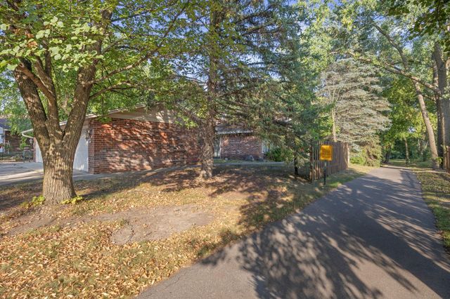 2241 Country Lane, Minnetonka, MN 55305