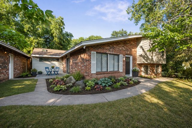 2241 Country Lane, Minnetonka, MN 55305