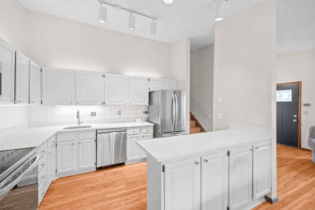 2241 Country Lane, Minnetonka, MN 55305