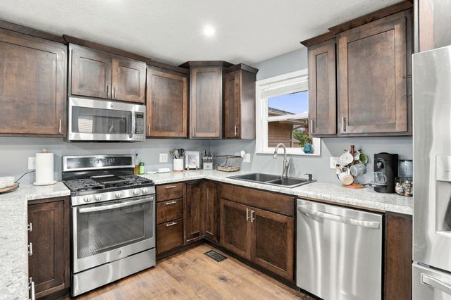 720 NE 5th Street, Grimes, IA 50111